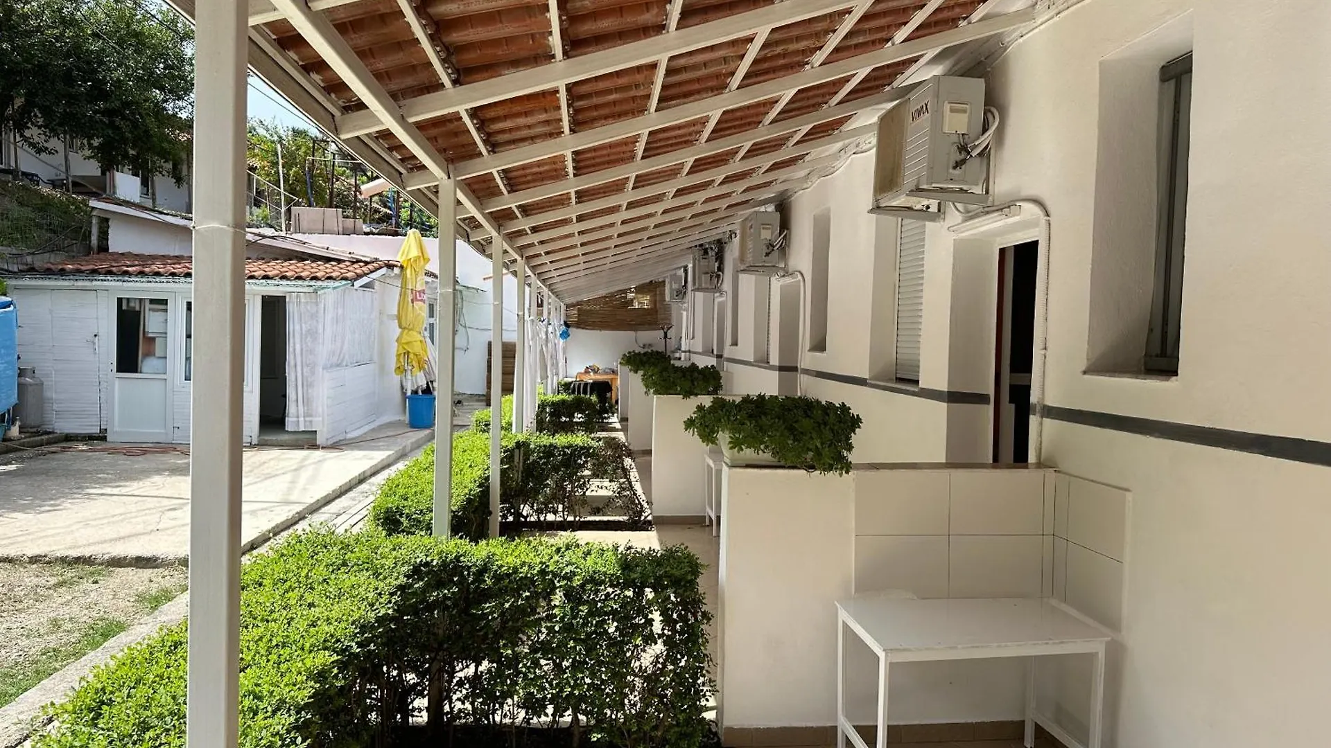 Takas Hotel Radhimë 2*,  Albania