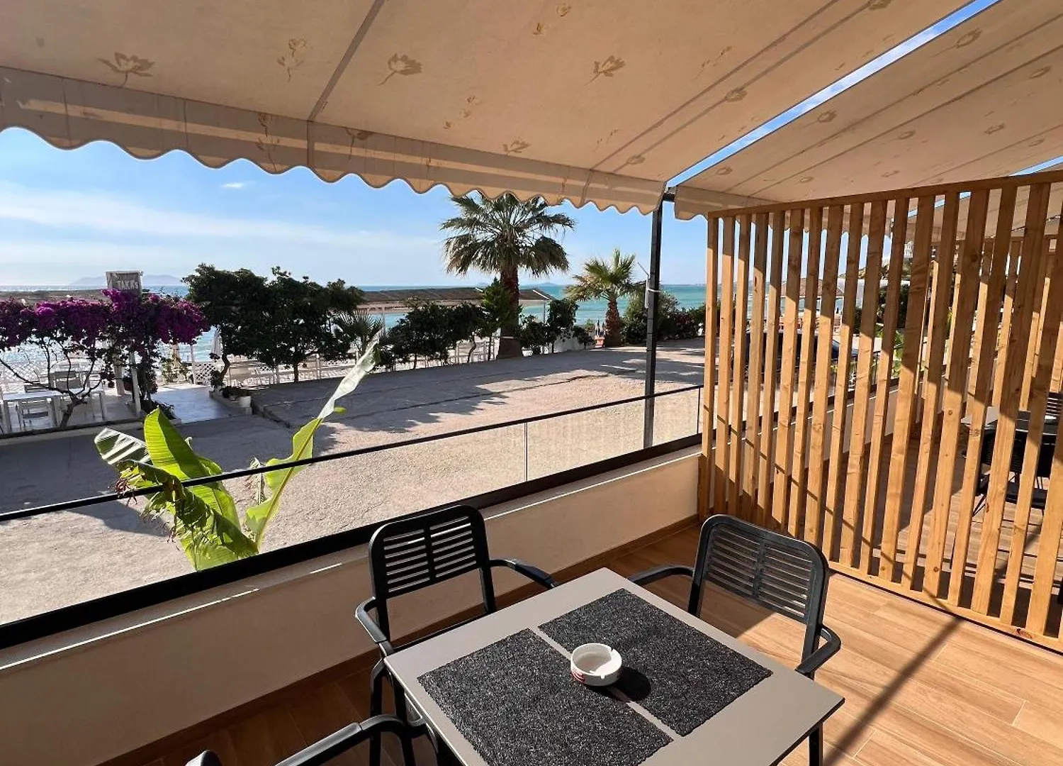 **  Takas Hotel Radhime Albania