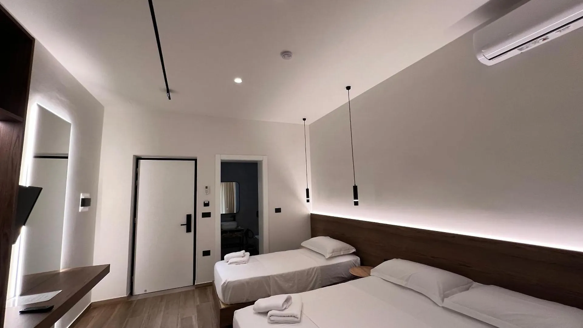 Takas Hotel Radhime